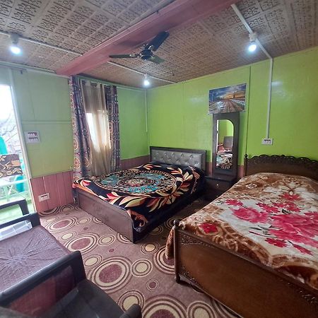 Lakeside Homestay Srinagar Exteriér fotografie