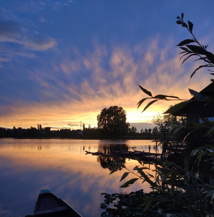 Lakeside Homestay Srinagar Exteriér fotografie