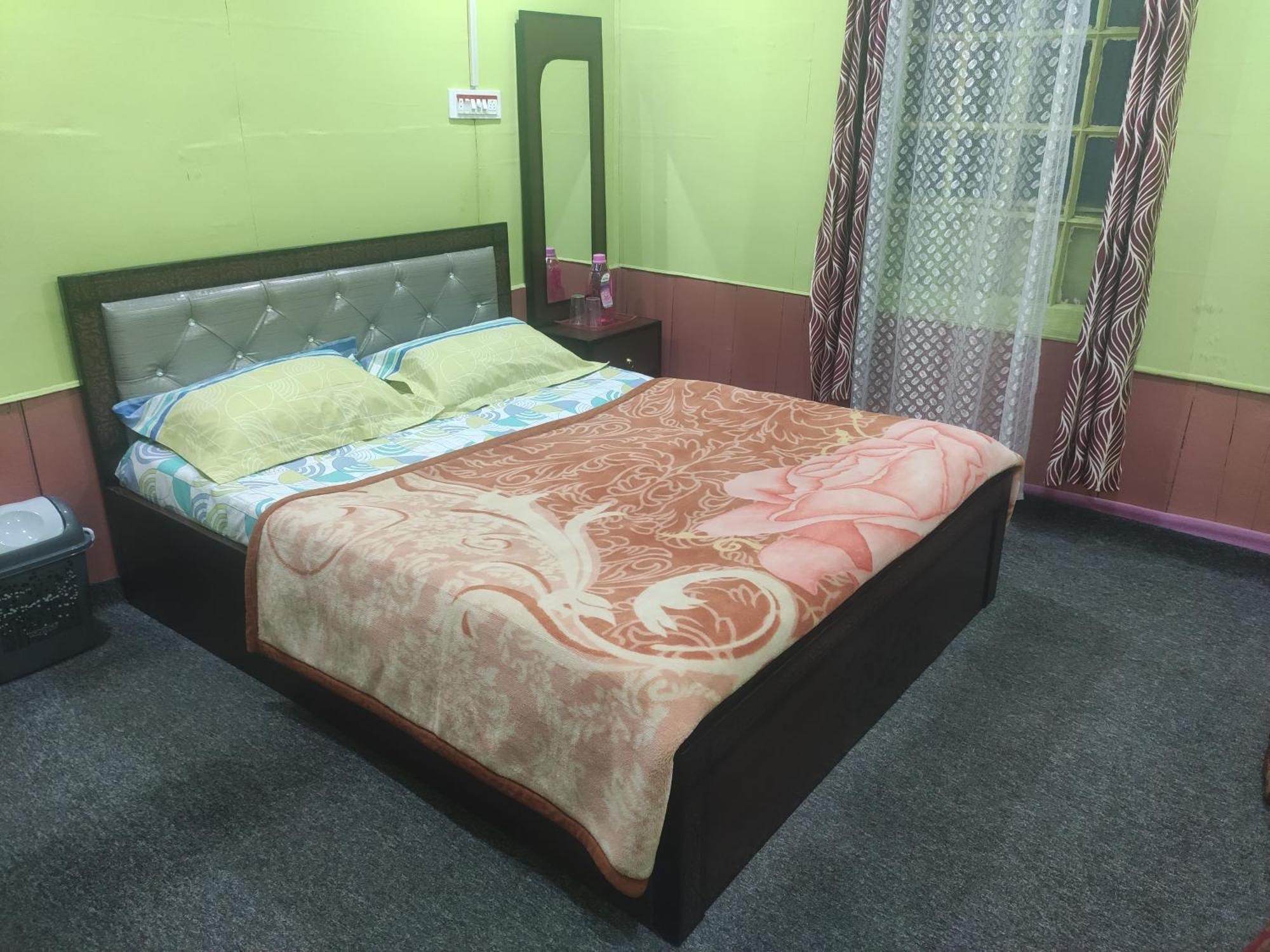 Lakeside Homestay Srinagar Pokoj fotografie